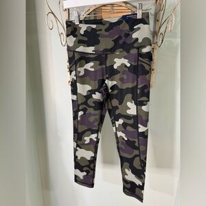 Reebok, Skinny Capri High Rise Legging in Cut Camo Print, Small, Side Pockets!